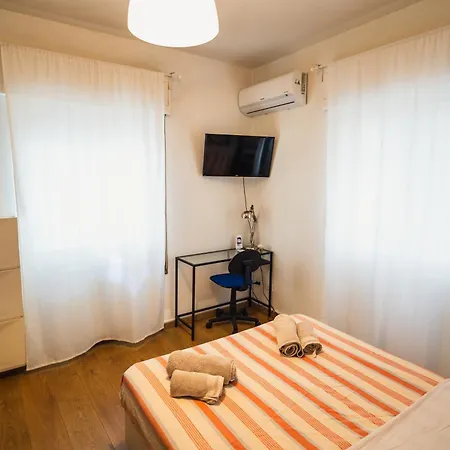 & 5 Terre Cozy Flat