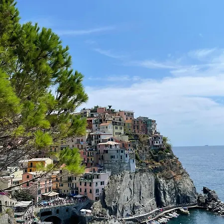 Daire & 5 Terre Cozy Flat