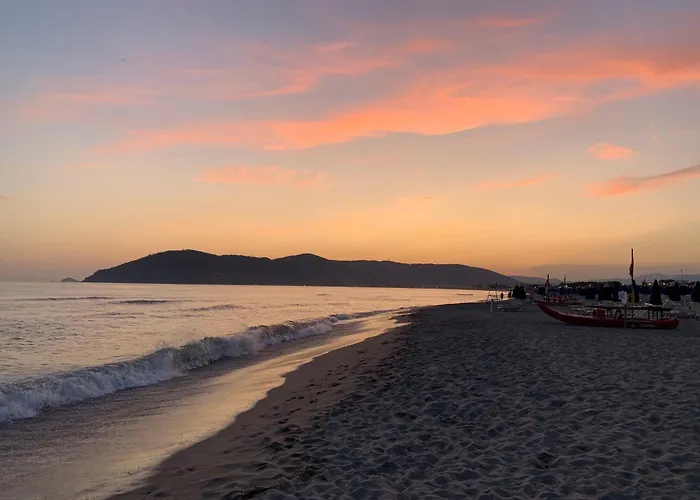 & 5 Terre Cozy Flat Ameglia